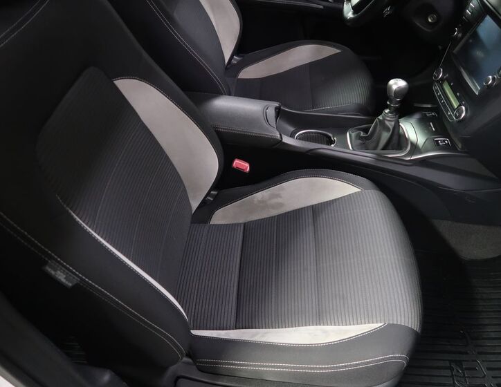 Toyota Avensis 13
