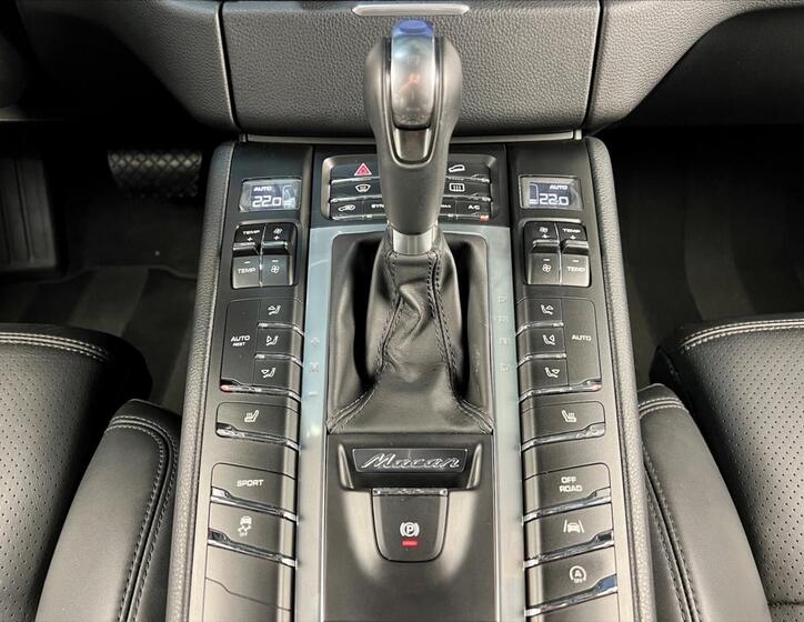 Porsche Macan 18