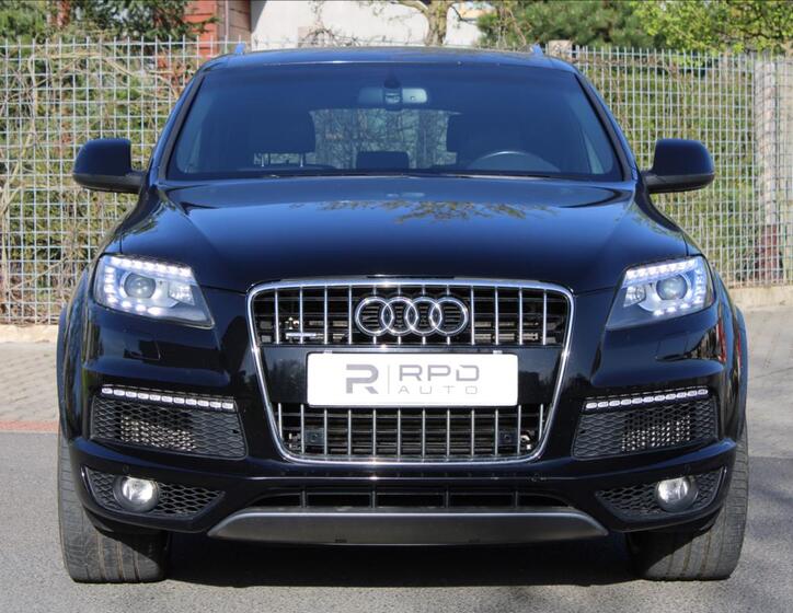 Audi Q7 8