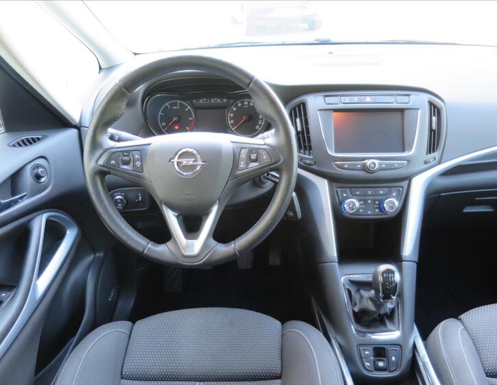 Opel Zafira 9