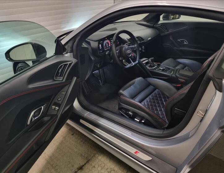 Audi R8 7
