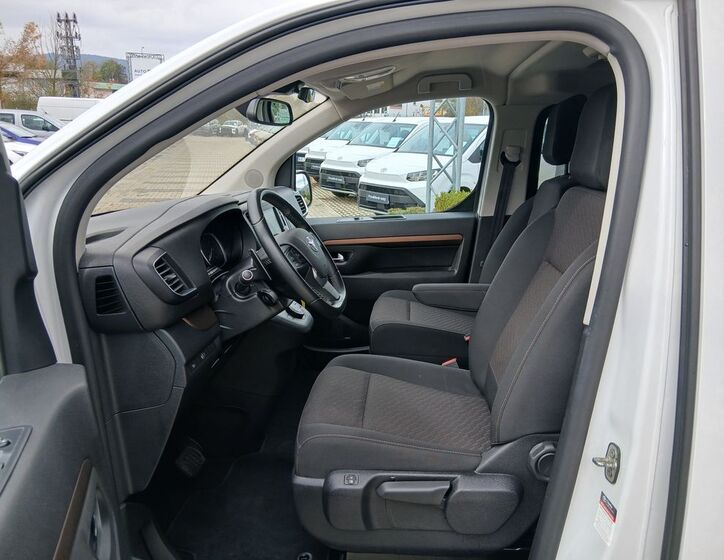 Toyota ProAce Verso 10