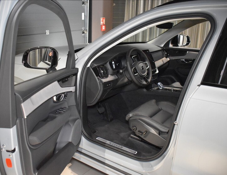 Volvo XC90 11