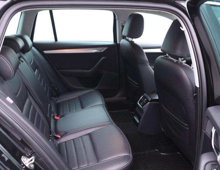 Škoda Octavia 14