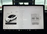 Tesla Model Y 16