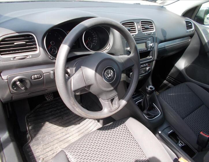 Volkswagen Golf 16