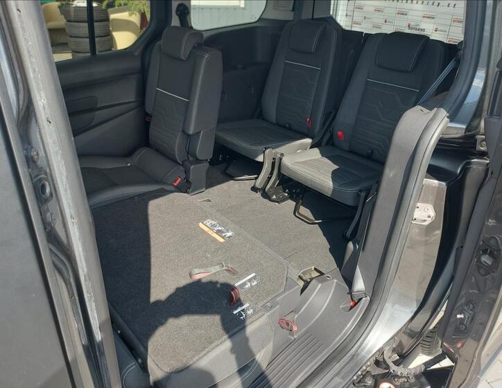 Ford Tourneo Connect 12