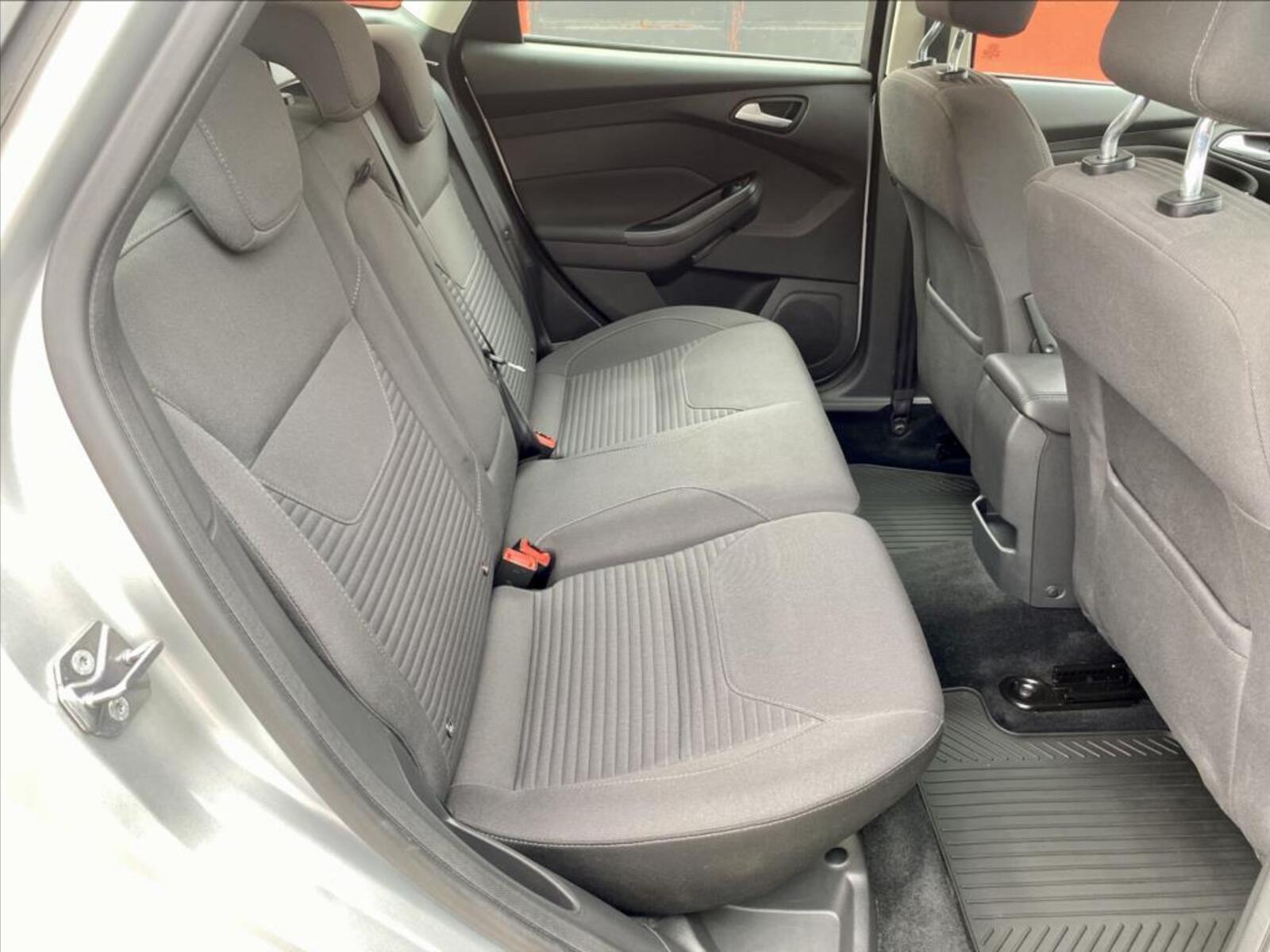 Ford Focus 16