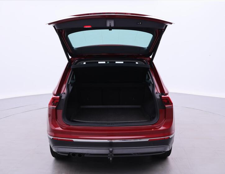 Volkswagen Tiguan 9