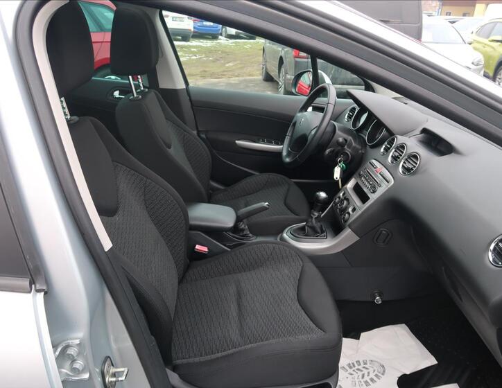 Peugeot 308 13
