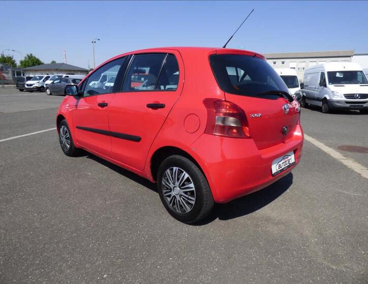 Toyota Yaris 5