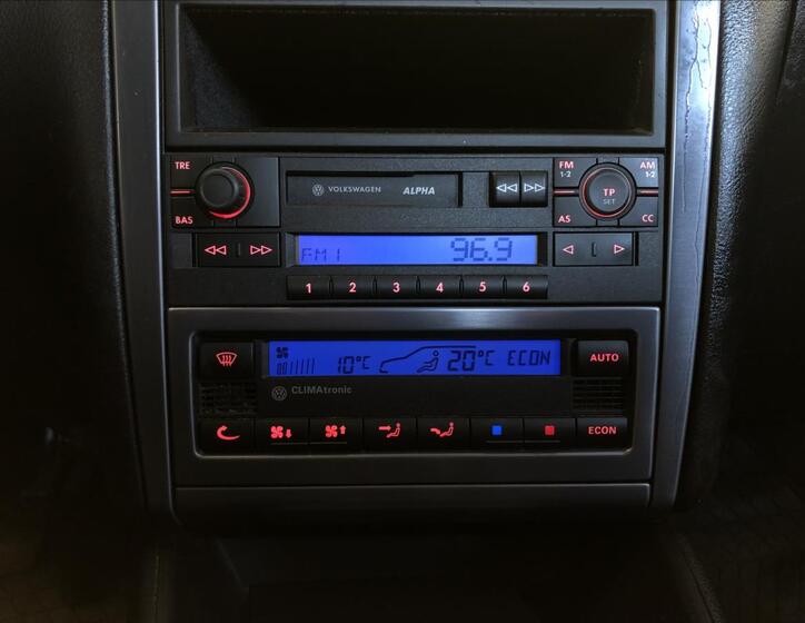 Volkswagen Golf 24