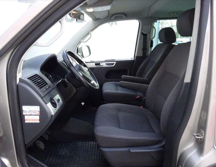 Volkswagen Multivan 9