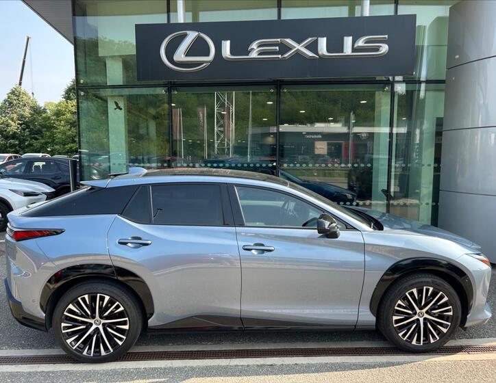 Lexus RZ 450e 6