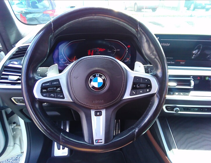 BMW X7 23