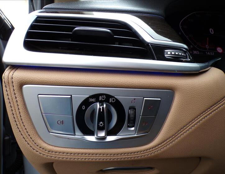 BMW Řada 7 19