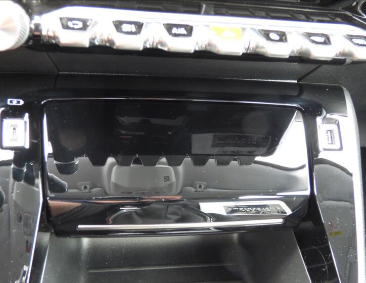 Peugeot 208 36