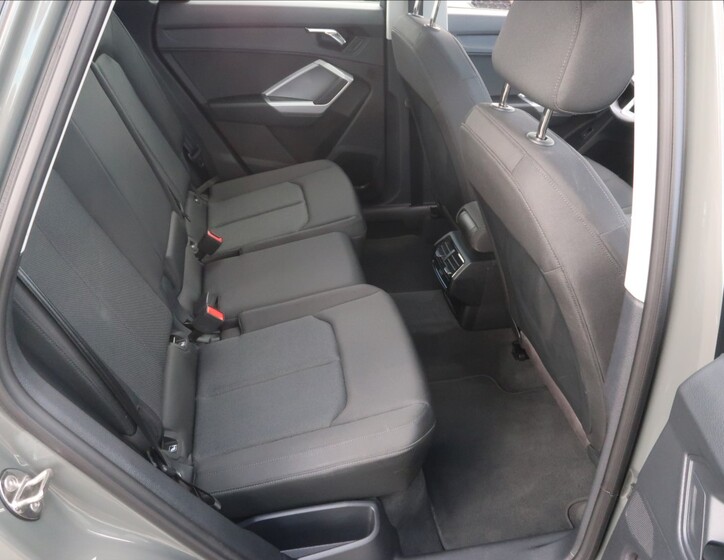 Audi Q3 16