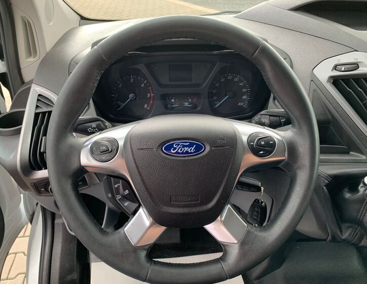 Ford Transit Custom 13