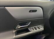Mercedes-Benz GLA 12