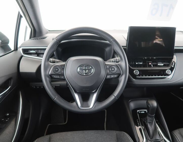Toyota Corolla 16
