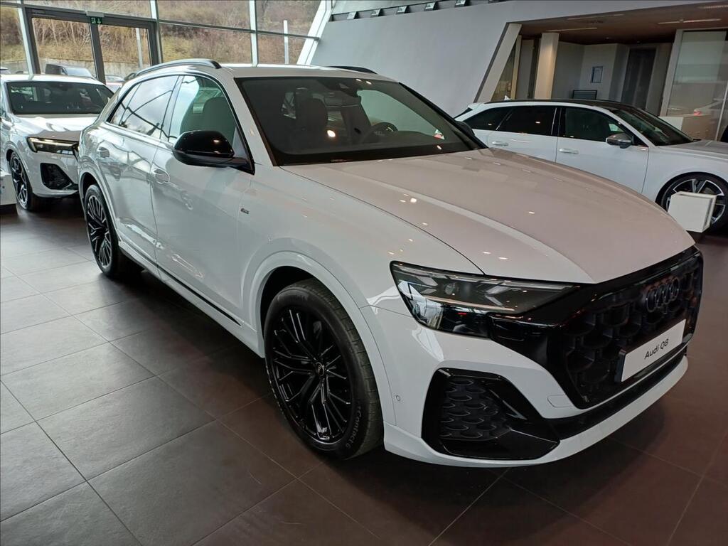 Audi Q8 3