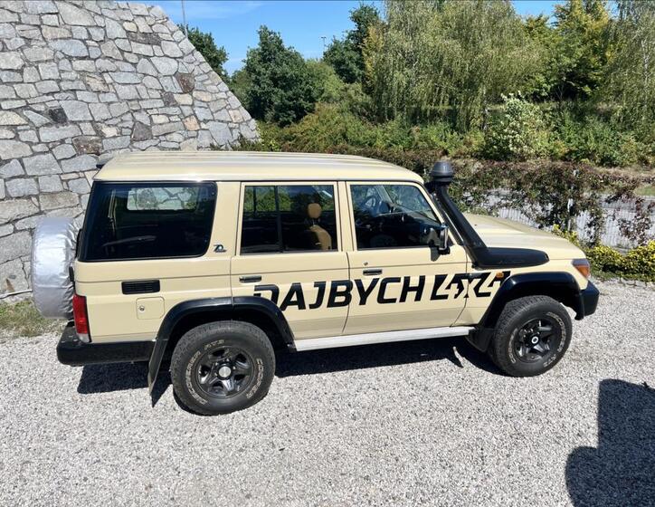 Toyota Land Cruiser 8