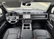 Land Rover Defender 27
