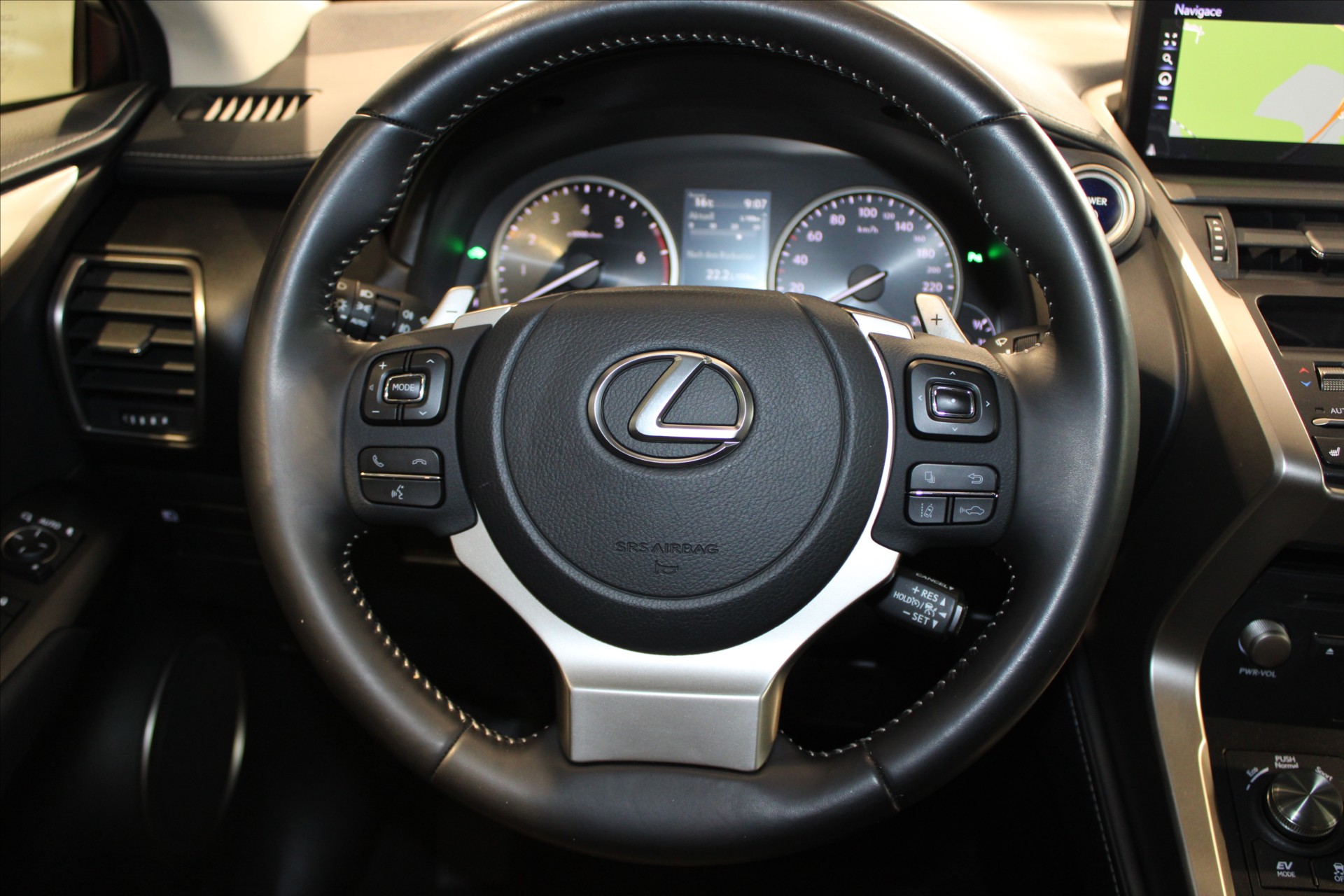 Lexus NX 300h