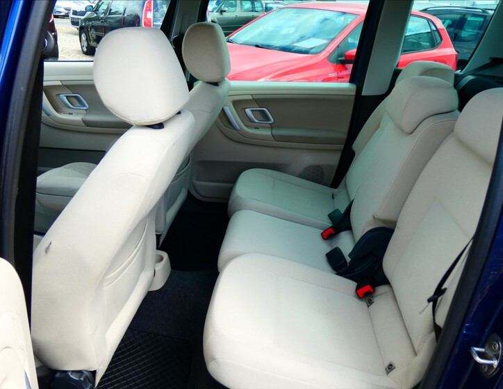 Škoda Roomster 10