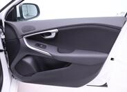 Volvo V40 11