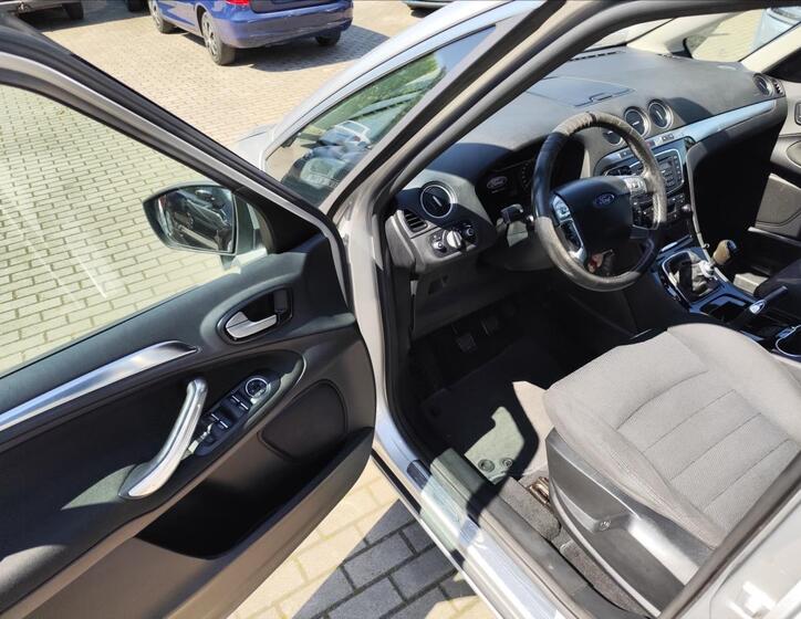Ford S-MAX 12