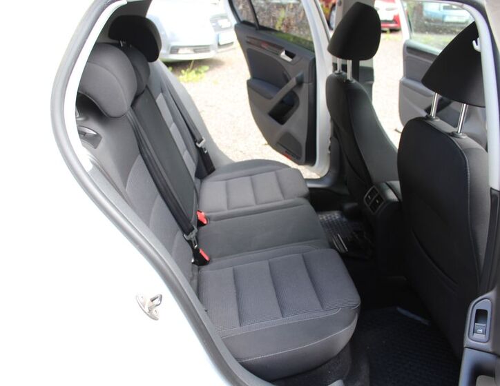 Volkswagen Golf 17