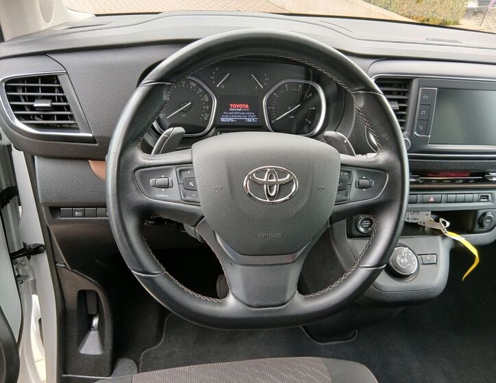 Toyota ProAce Verso 19