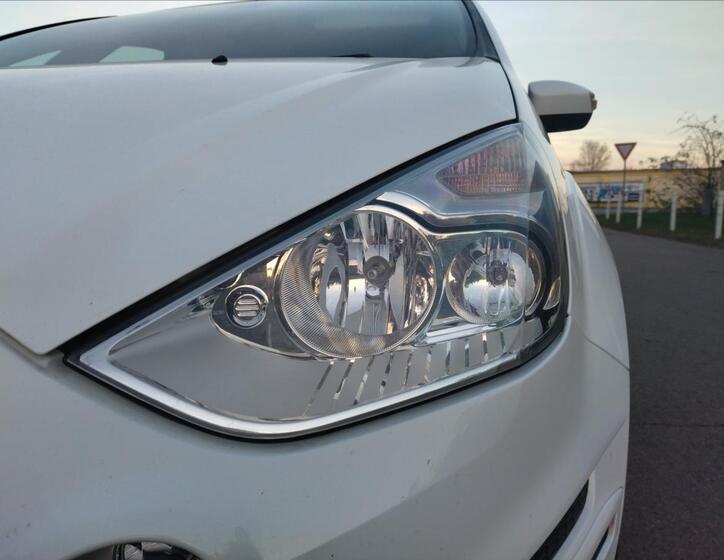 Ford S-MAX 9