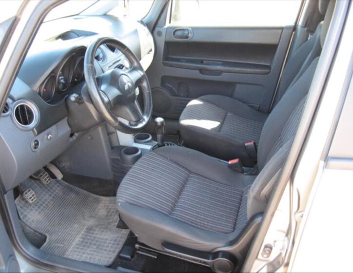 Mitsubishi Colt 7