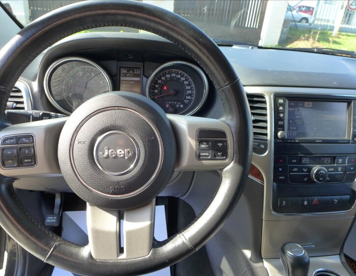 Jeep Grand Cherokee 19