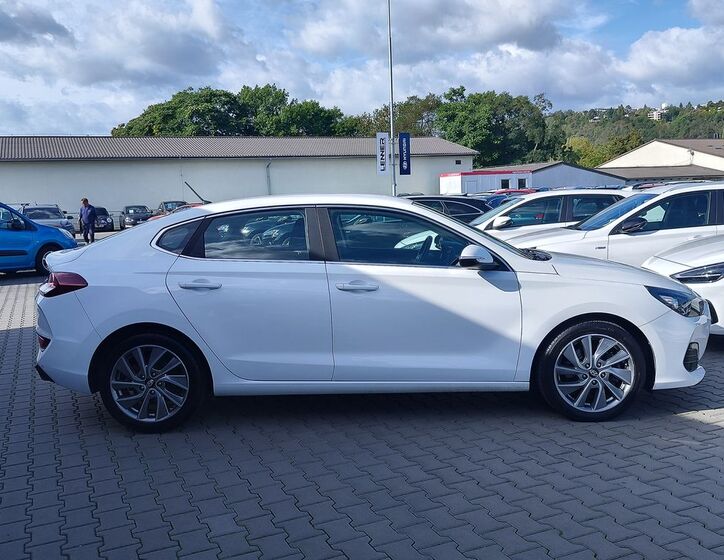 Hyundai i30 4