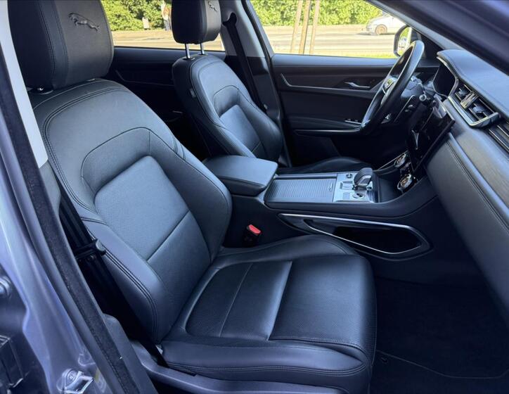 Jaguar F-Pace 25
