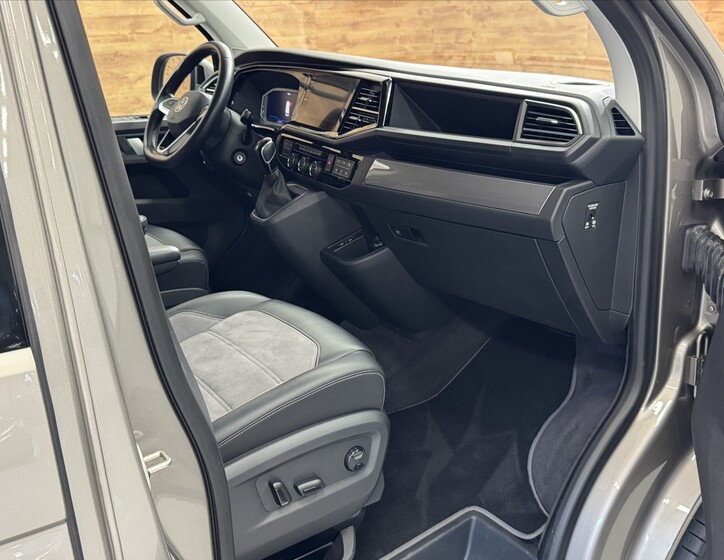 Volkswagen Multivan 11