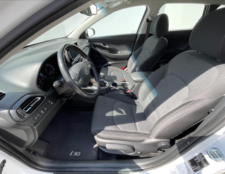 Hyundai i30 4