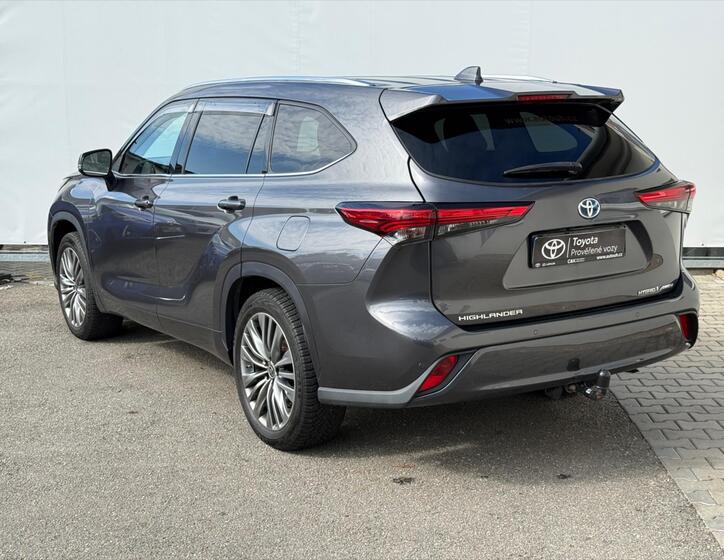 Toyota Highlander 4