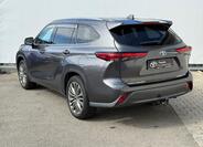 Toyota Highlander 4