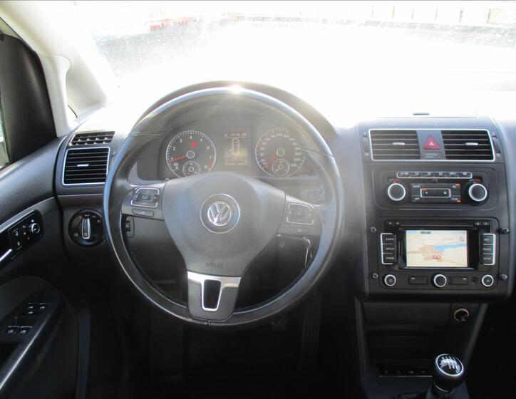Volkswagen Touran 11