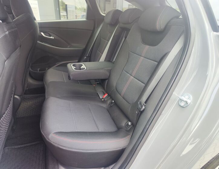 Hyundai i30 11