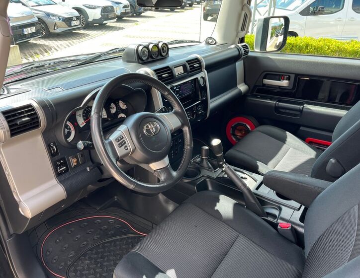 Toyota FJ 14
