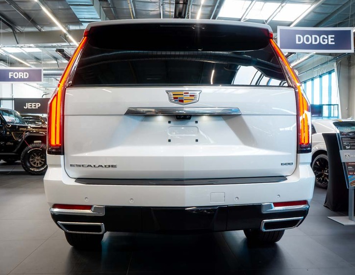 Cadillac Escalade 5