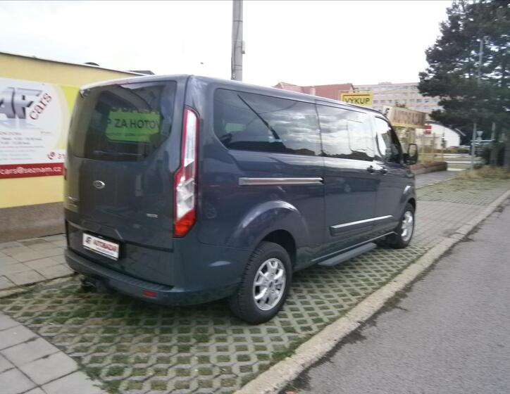 Ford Tourneo Custom 6