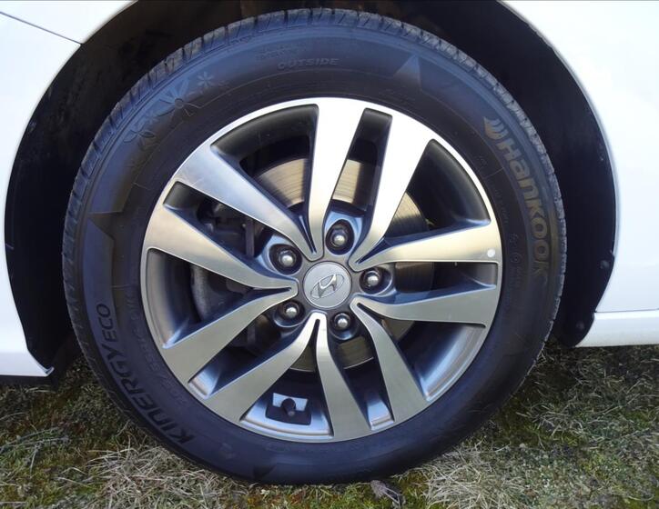 Hyundai i30 43