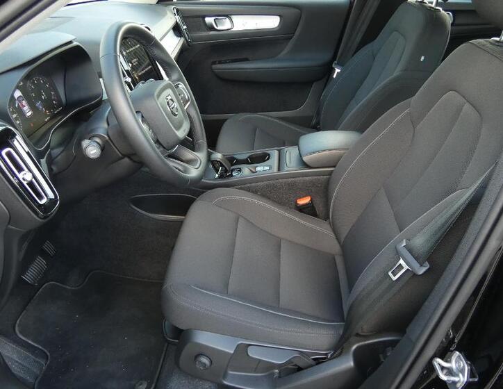 Volvo XC40 17